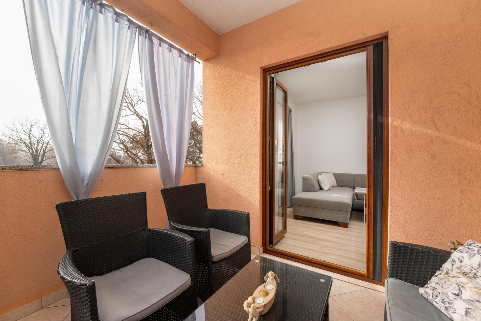 Apartment Morena Porec Bagian luar foto